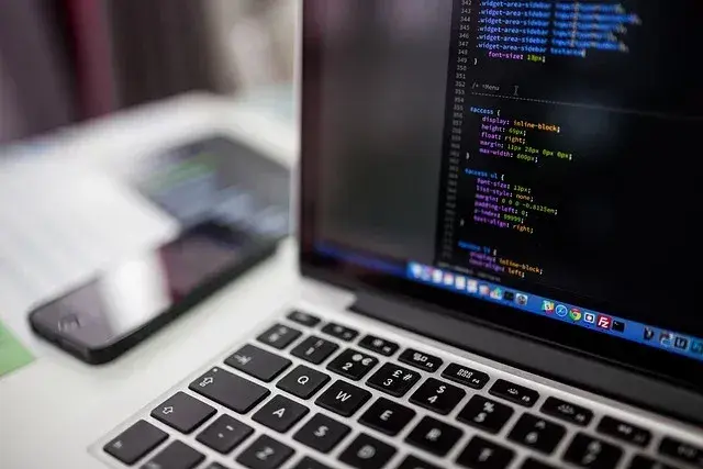 Psychologia kolorów w UI/UX. Jakie znaczenie mają kolory na stronie internetowej?
