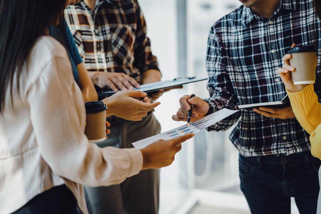 Sezonowość i jej wpływ na koszty reklamy na facebooku